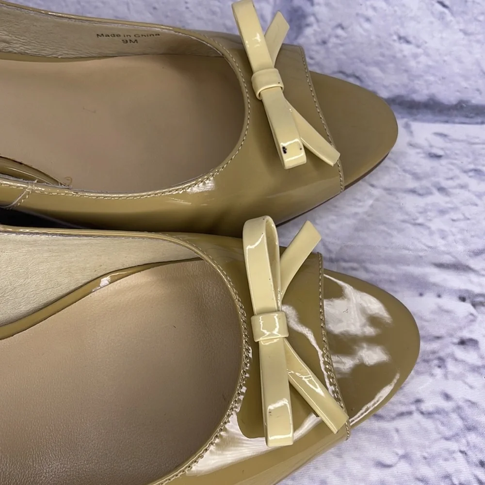 KATE SPADE New York Metro natural Patent Leather 9 M Pyramid 3 in. Wedges